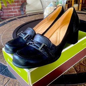 Naturalizer Black shoes with heel